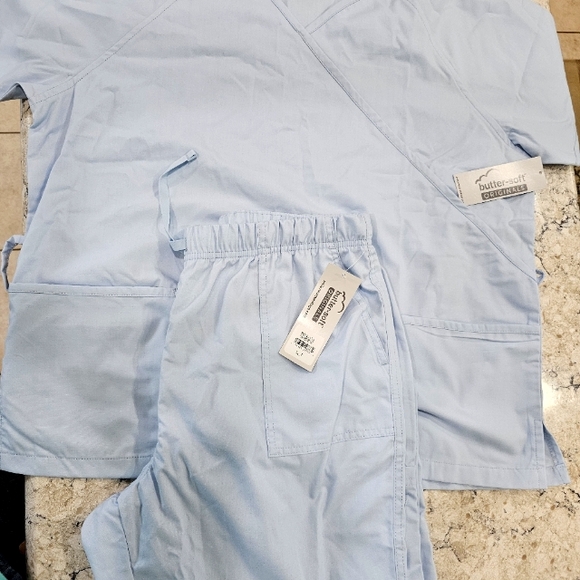 Uniform - Picture 1 of 4